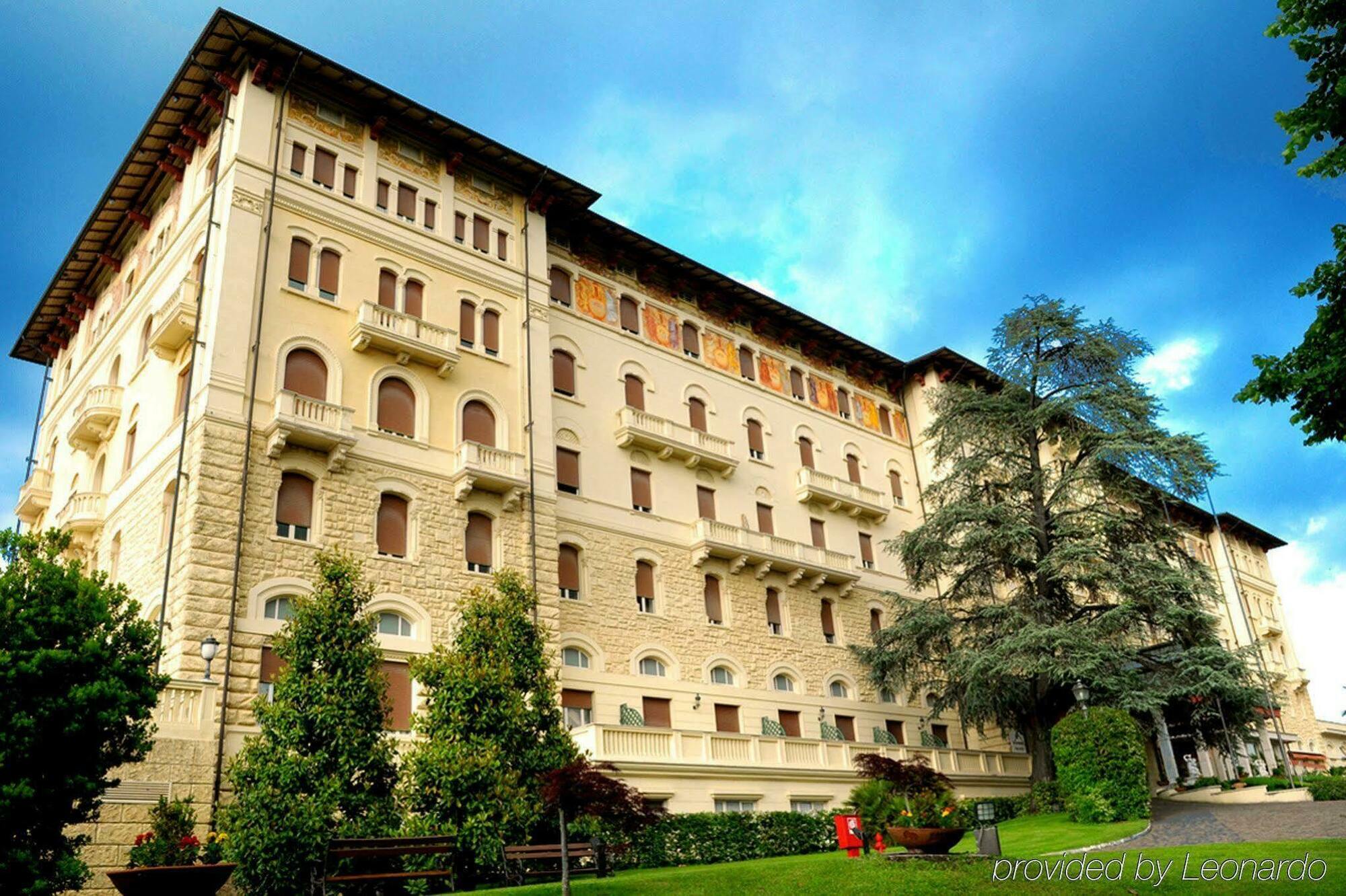 Grand Hotel Palazzo Della Fonte Фиджи Экстерьер фото